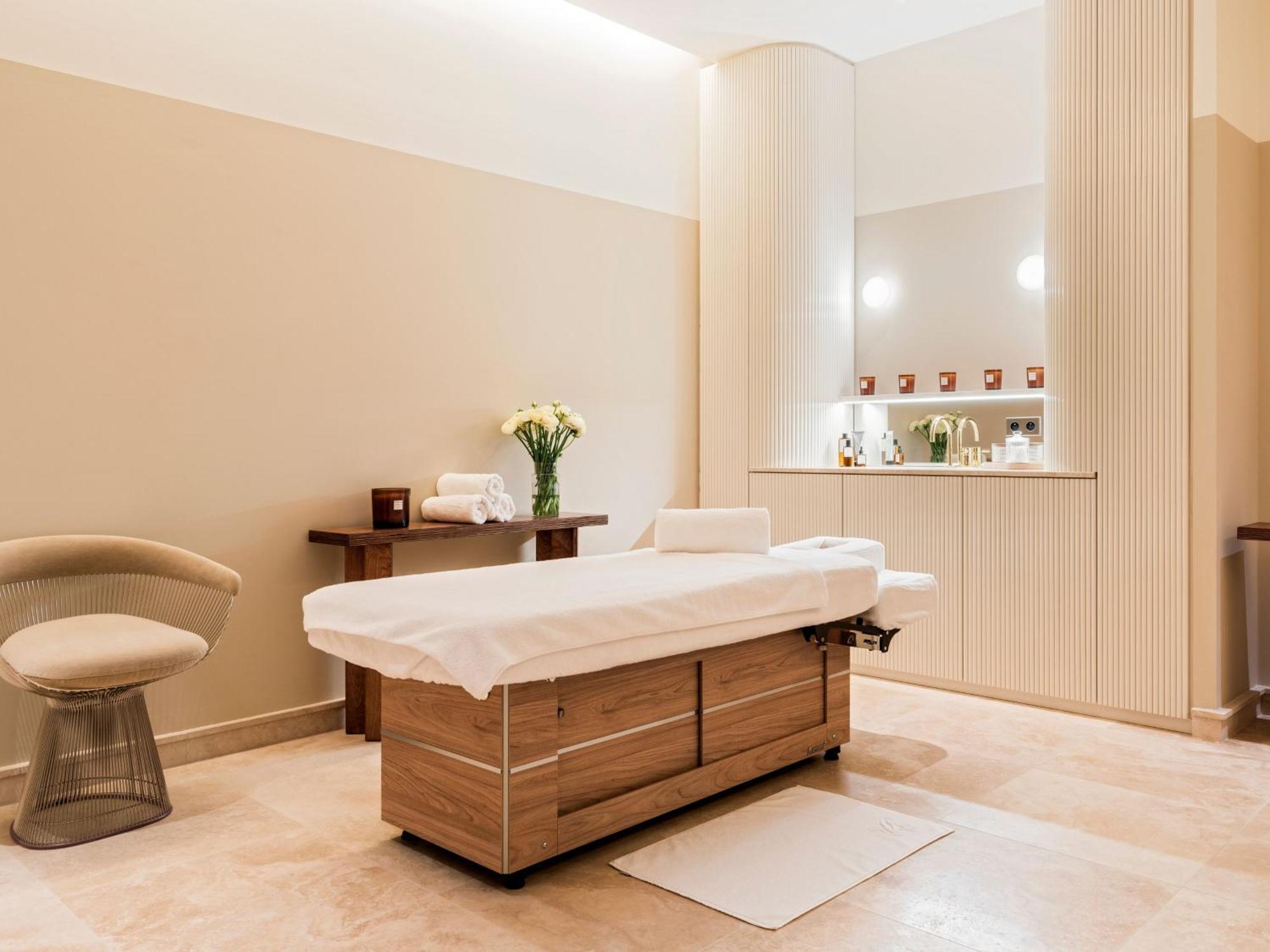 La Fondation Paris Ngoại thất bức ảnh